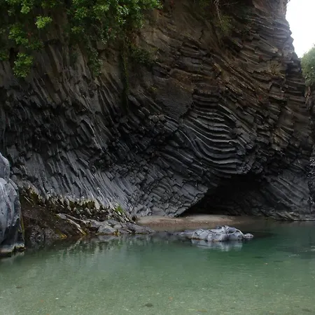 Gole Alcantara Lanternavacanze *