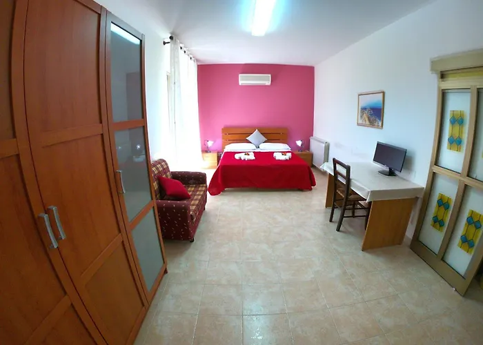 Apartment Gole Alcantara Lanternavacanze